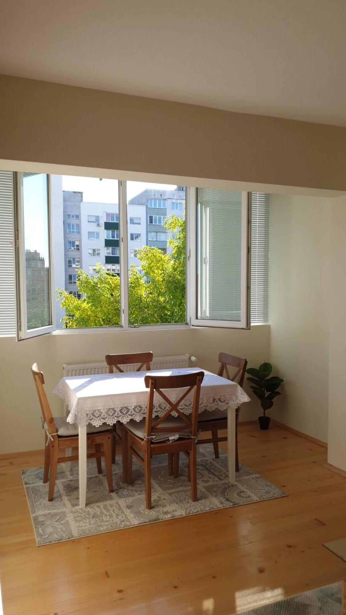 Sunny And Charming Domain For Your In Apartment